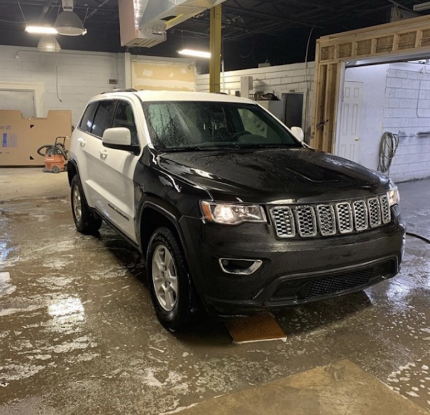 Jeep Grand Cherokee with replacement exterior panels
